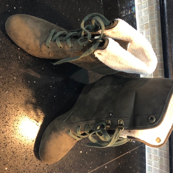 Olive Green Wedge Ankle Boot Women’s US Size 8 - Picture 9 of 11